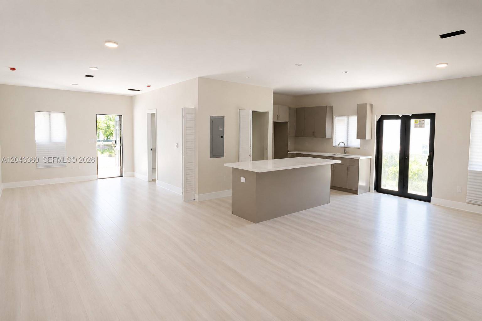 13720 NE 2nd CourtNorth Miami - picture
