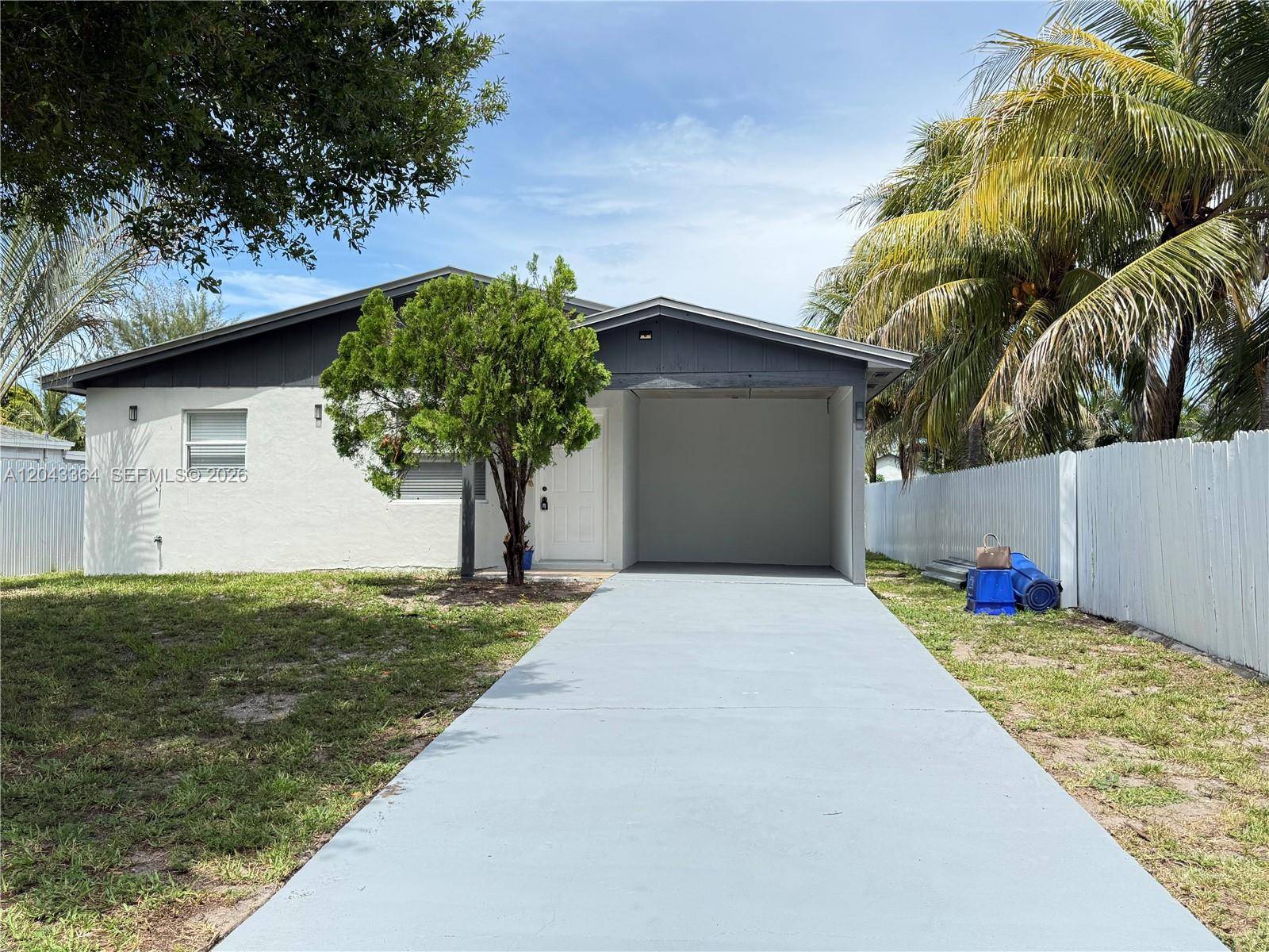 96 Caroline DrWest Palm Beach - picture