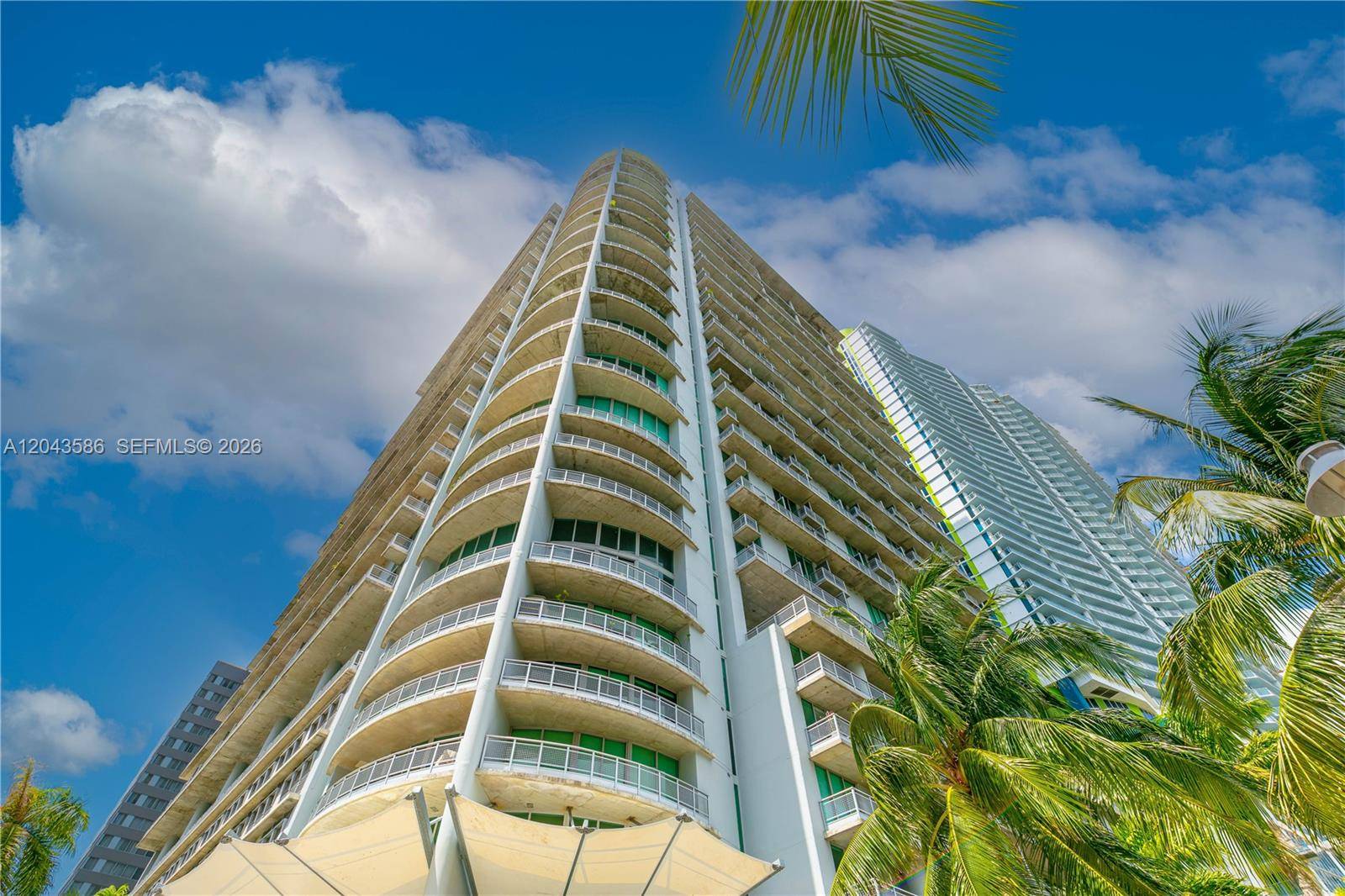 690 SW 1st CtMiami - Condo 5+ Stories,Condo condo unit PHII17 - picture