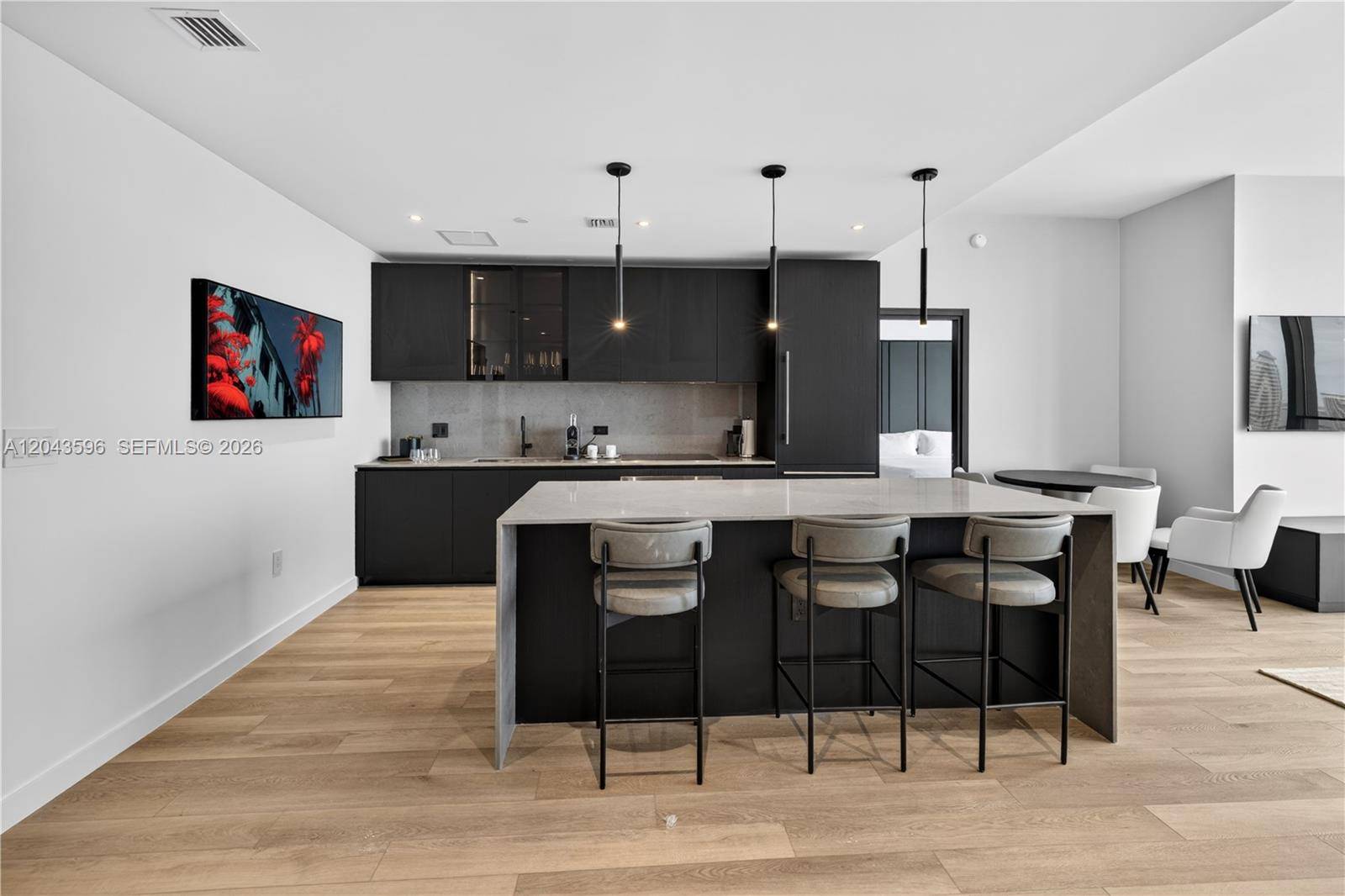 20 NE 11thMiami - ELLEVEN HOTEL RESIDENCES condo unit 4702 - picture