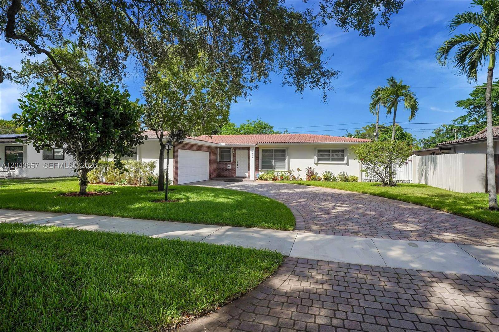 14375 Lake Candlewood CtMiami Lakes - picture