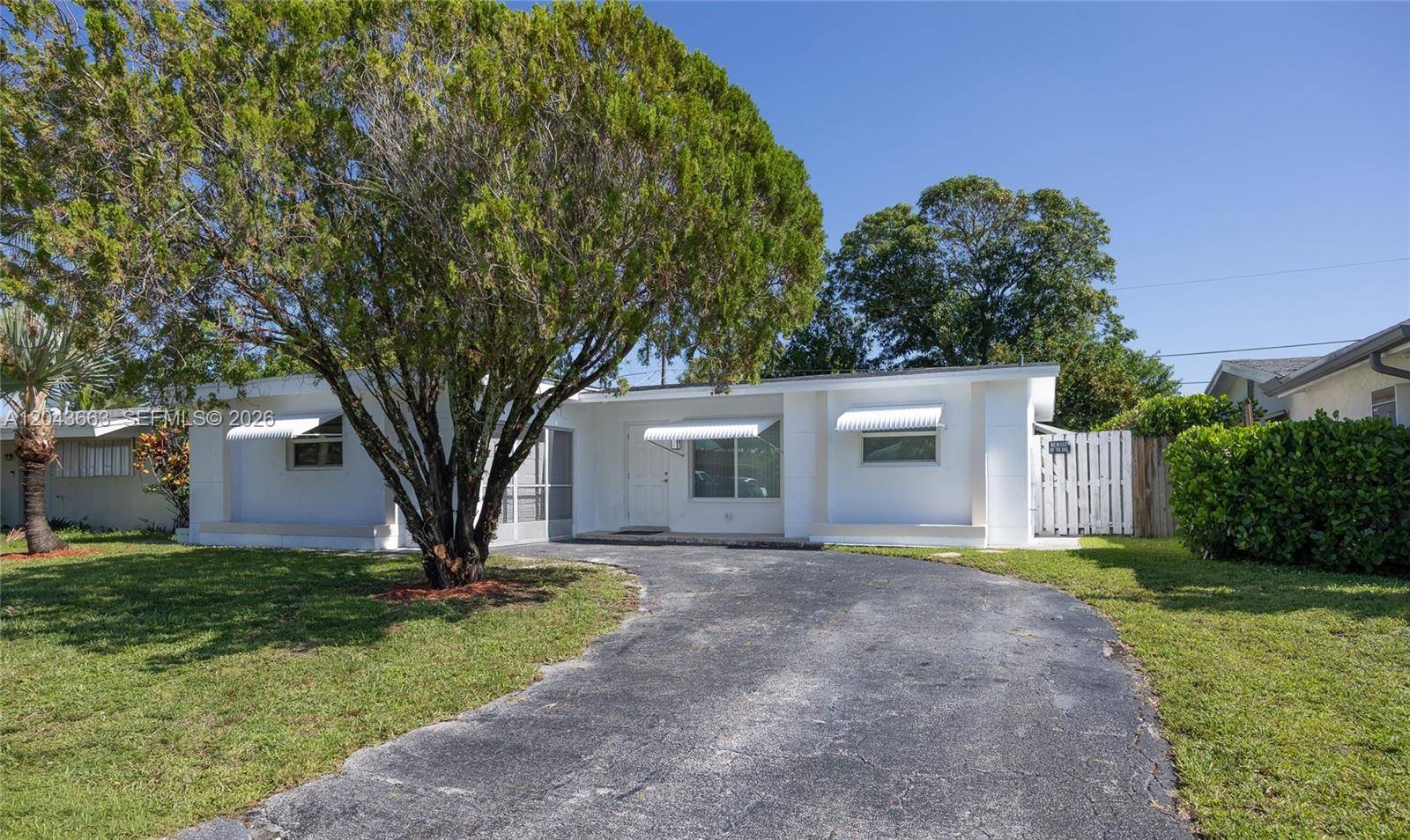 8571 NW 27th PlSunrise - picture