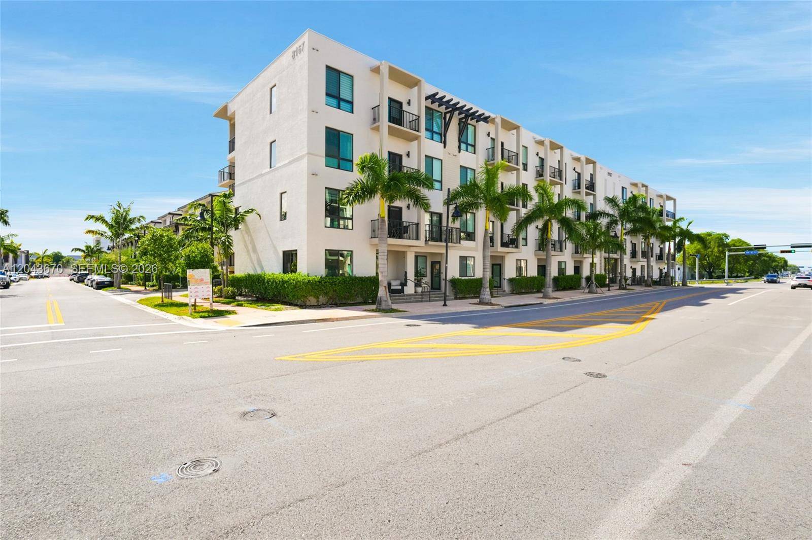 8167 NW 41st StDoral - Condo 1-4 Stories,Condo condo unit E-101 - picture