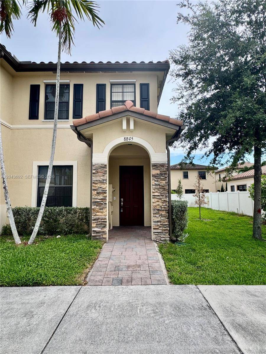 8805 W 35th AveHialeah - picture