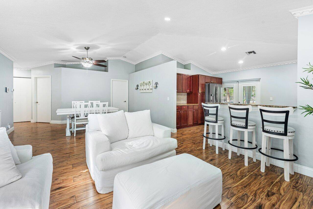 5418 ClubHaverhill - picture