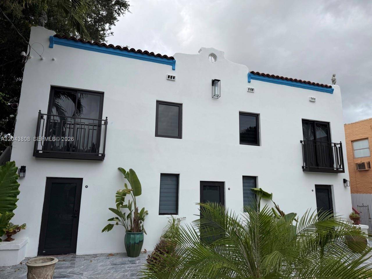 2134 SW 11th StMiami - picture