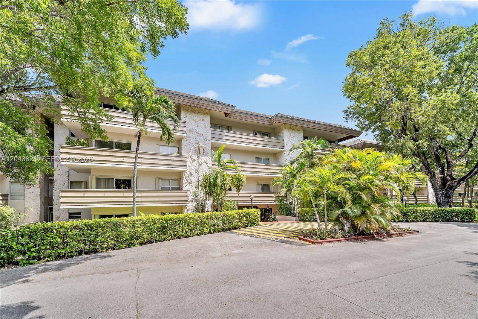 1205 Mariposa AveCoral Gables - VILLA CAPRI CONDO condo unit 307 - picture