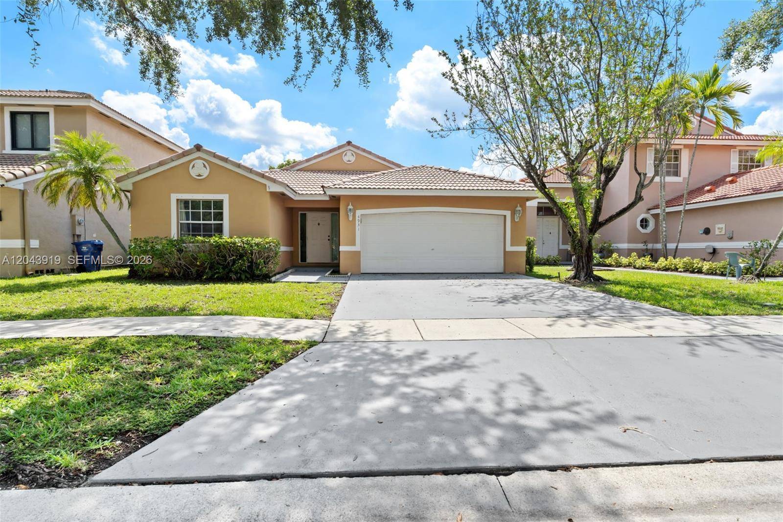 4931 SW 152nd AveMiramar - picture