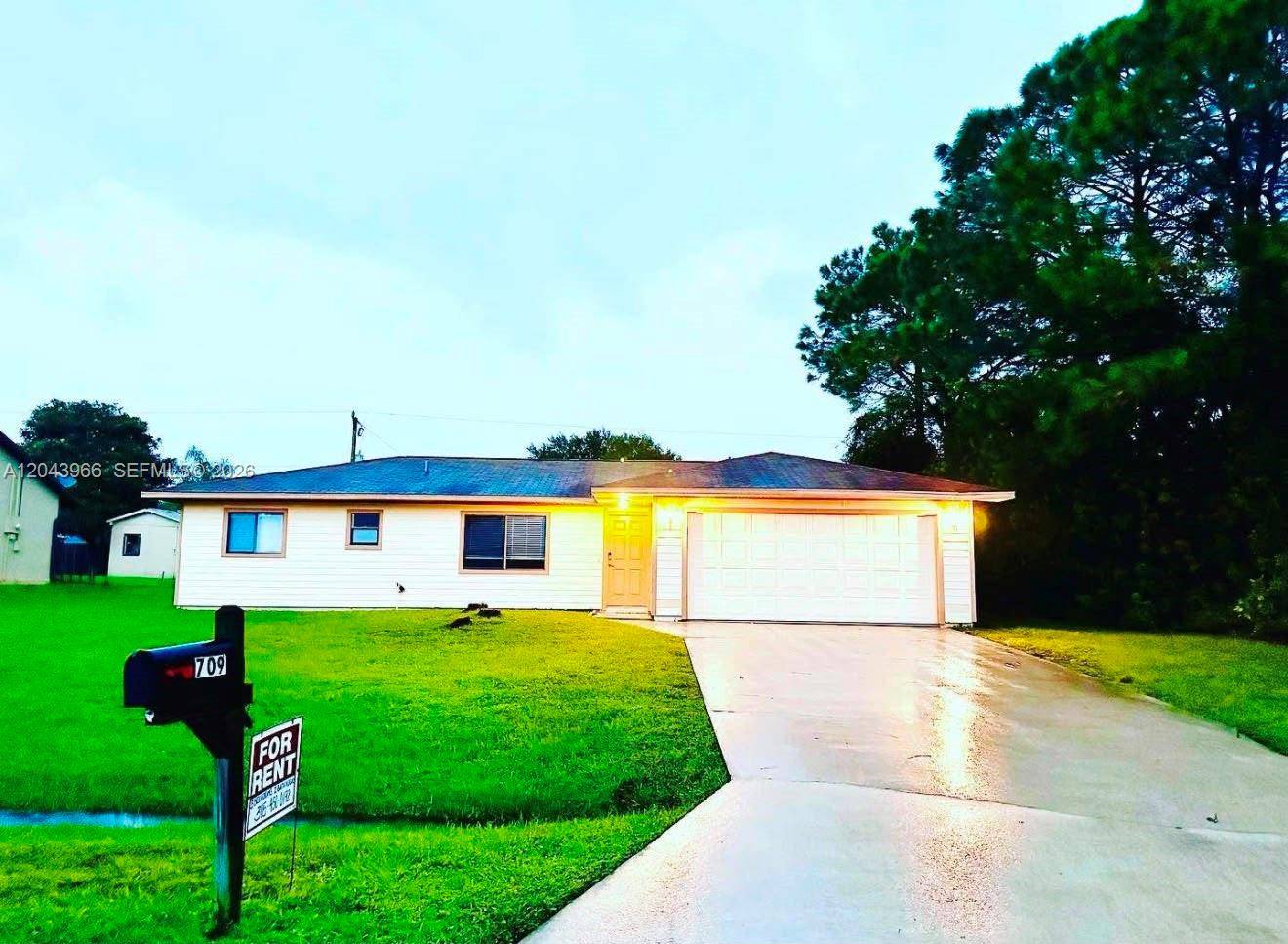 709 NW Cuxhaven StPalm Bay - picture