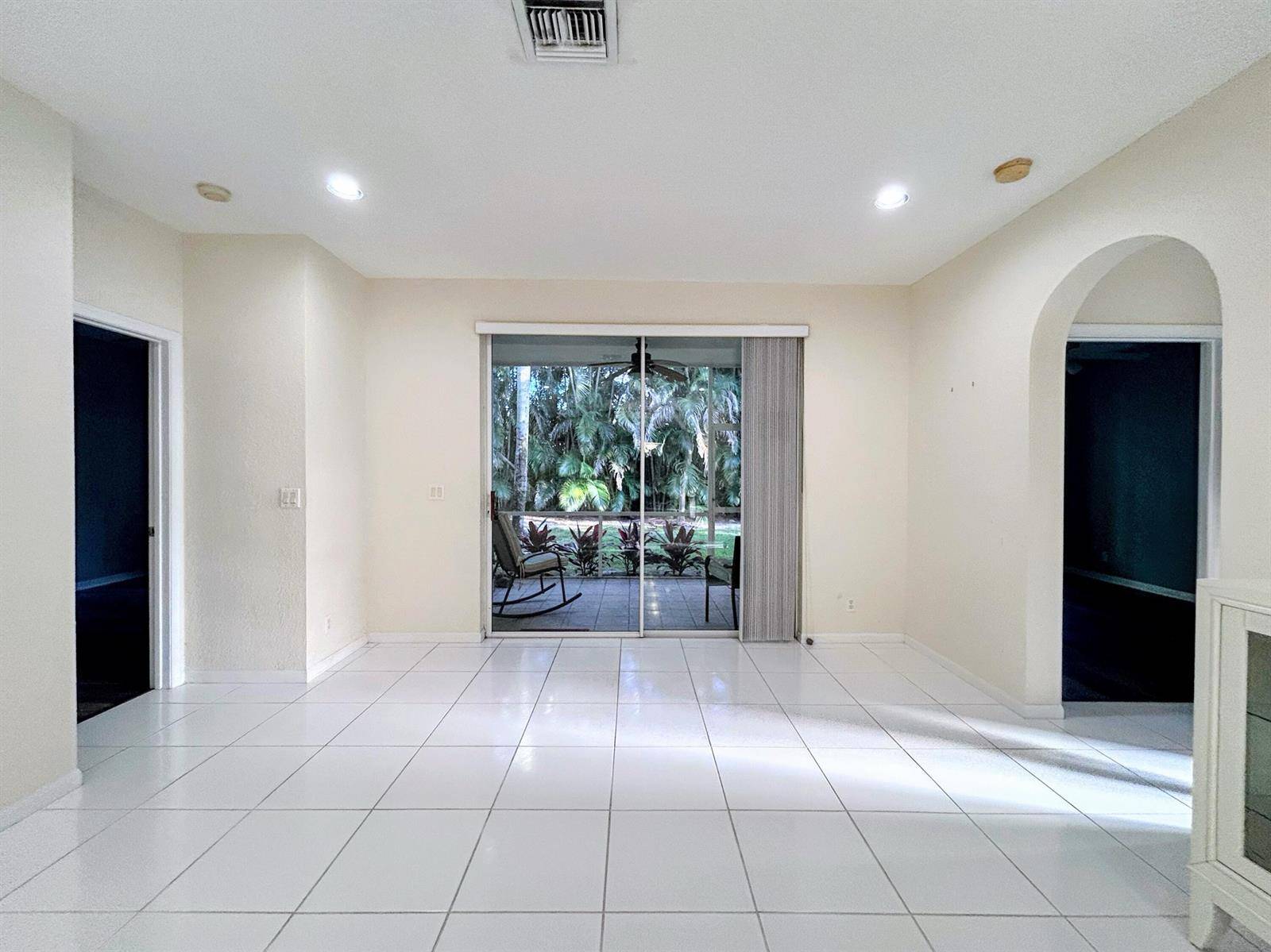 7910 LainaBoynton Beach - GROVE VILLAGE CONDO,THE GROVE condo unit 2 - picture