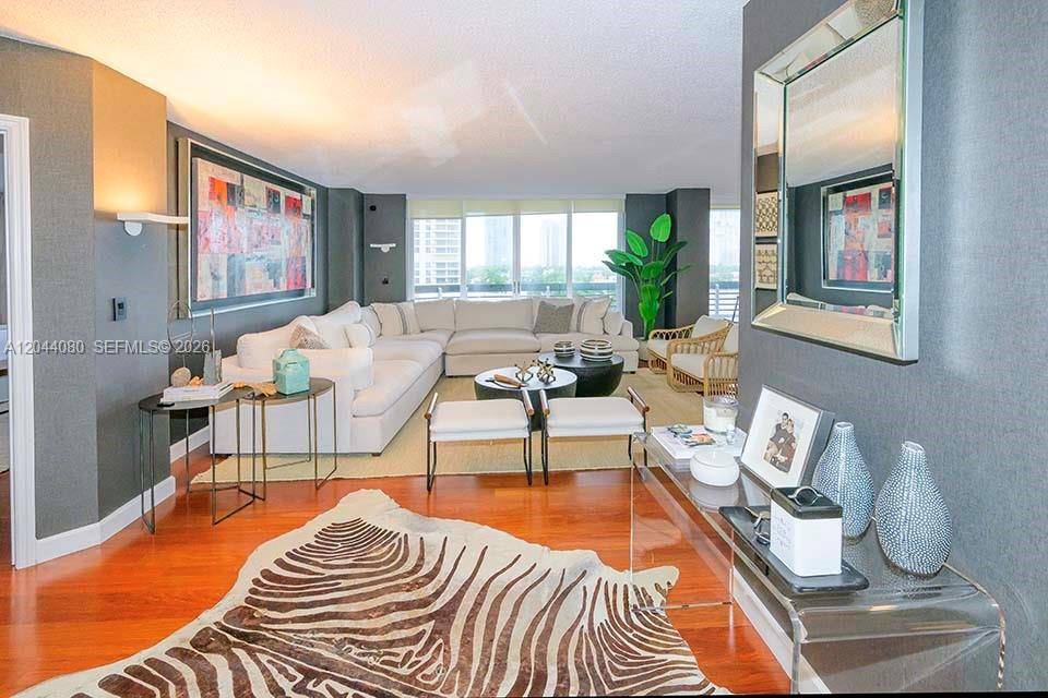 3600 Mystic Pointe DrAventura - Single Family-Off Season,Condo condo unit 718 - picture