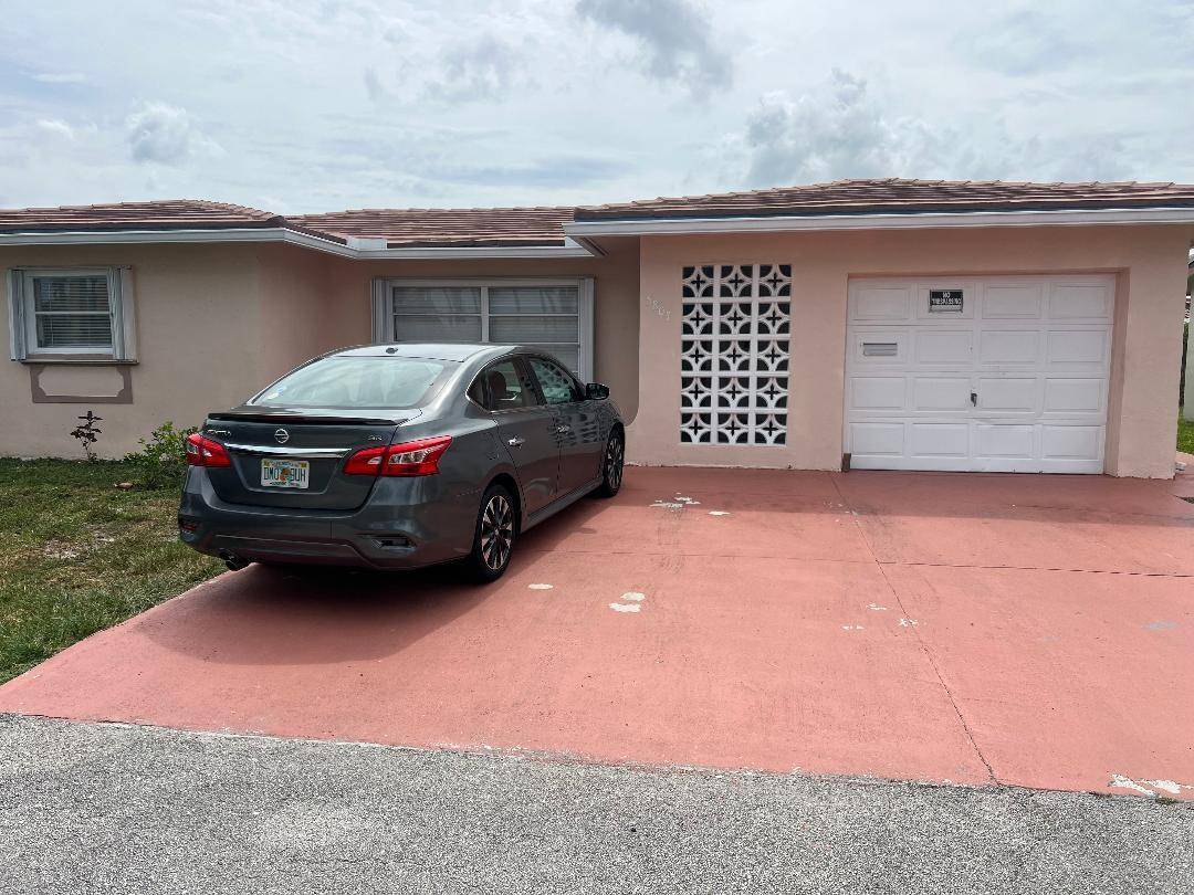 5803 NW 86thTamarac - picture