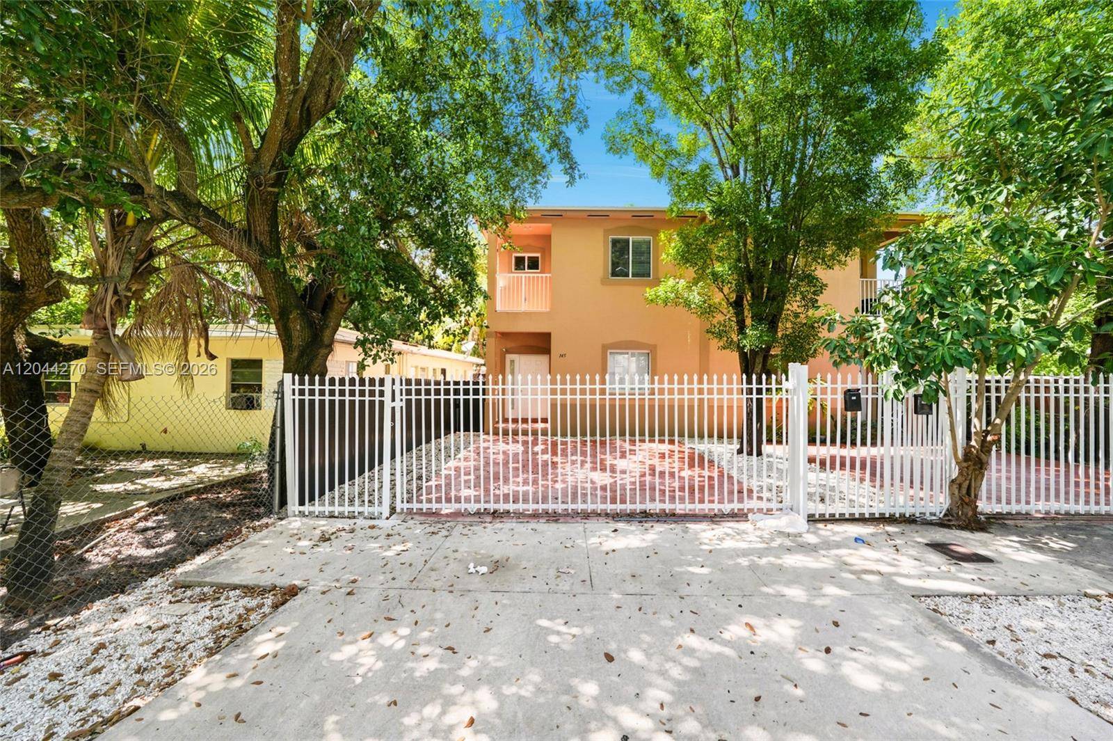 145 NE 60th StMiami - DIXIE WAYSIDE TRACK condo unit 145 - picture