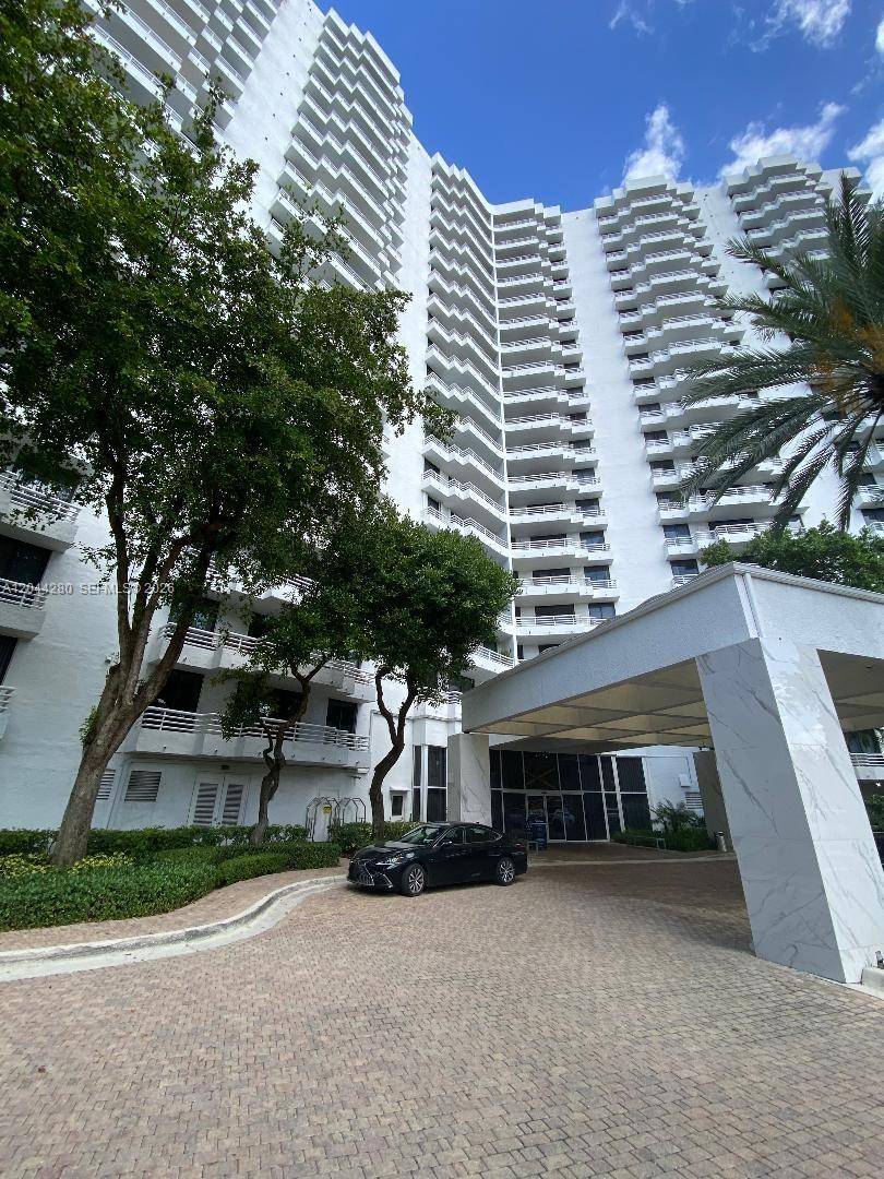 3300 NE 192nd StAventura - PARC CENTRAL AVENTURA EAS condo unit 612 - picture