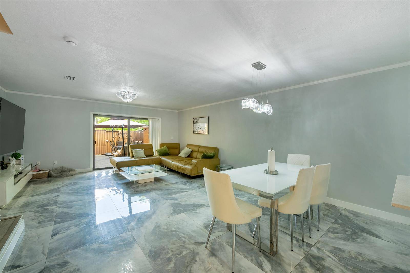 1129 NE 210thMiami - TOWNHOMES OF MONTEREY condo unit 210 - picture