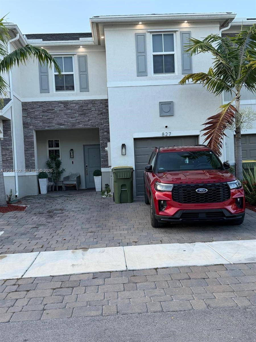 827 SE 18th StHomestead - Townhouse/Villa-Annual,Townhouse condo unit 827 - picture