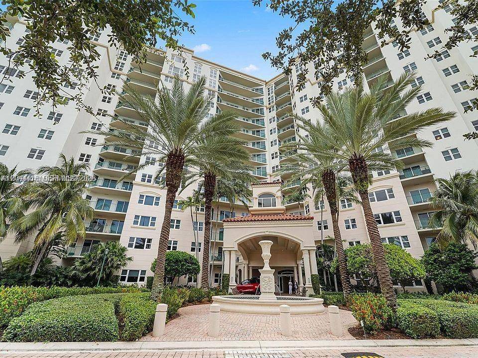 19900 E Country Club DrAventura - Condo/Co-Op/Annual,Apartment condo unit 318 - picture