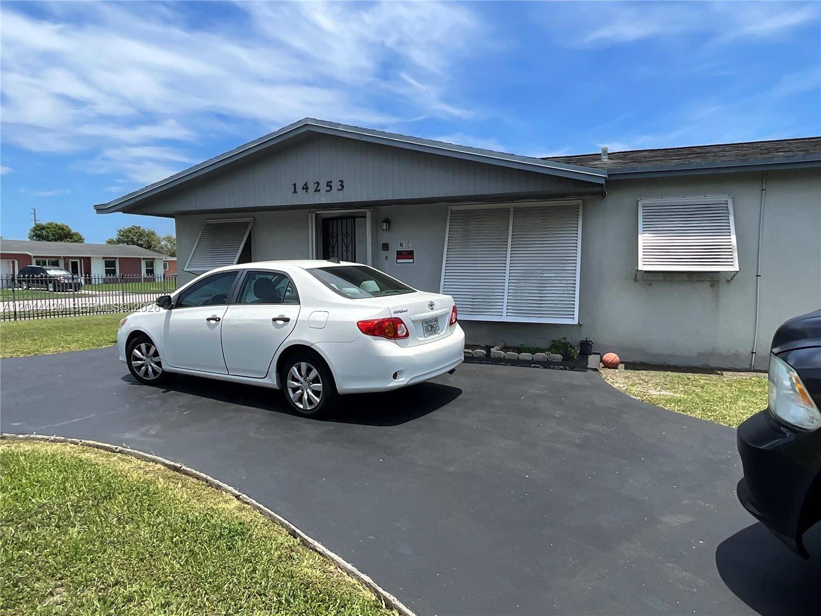 14253 SW 107th PlMiami - Single Family-Annual,House condo unit X - picture