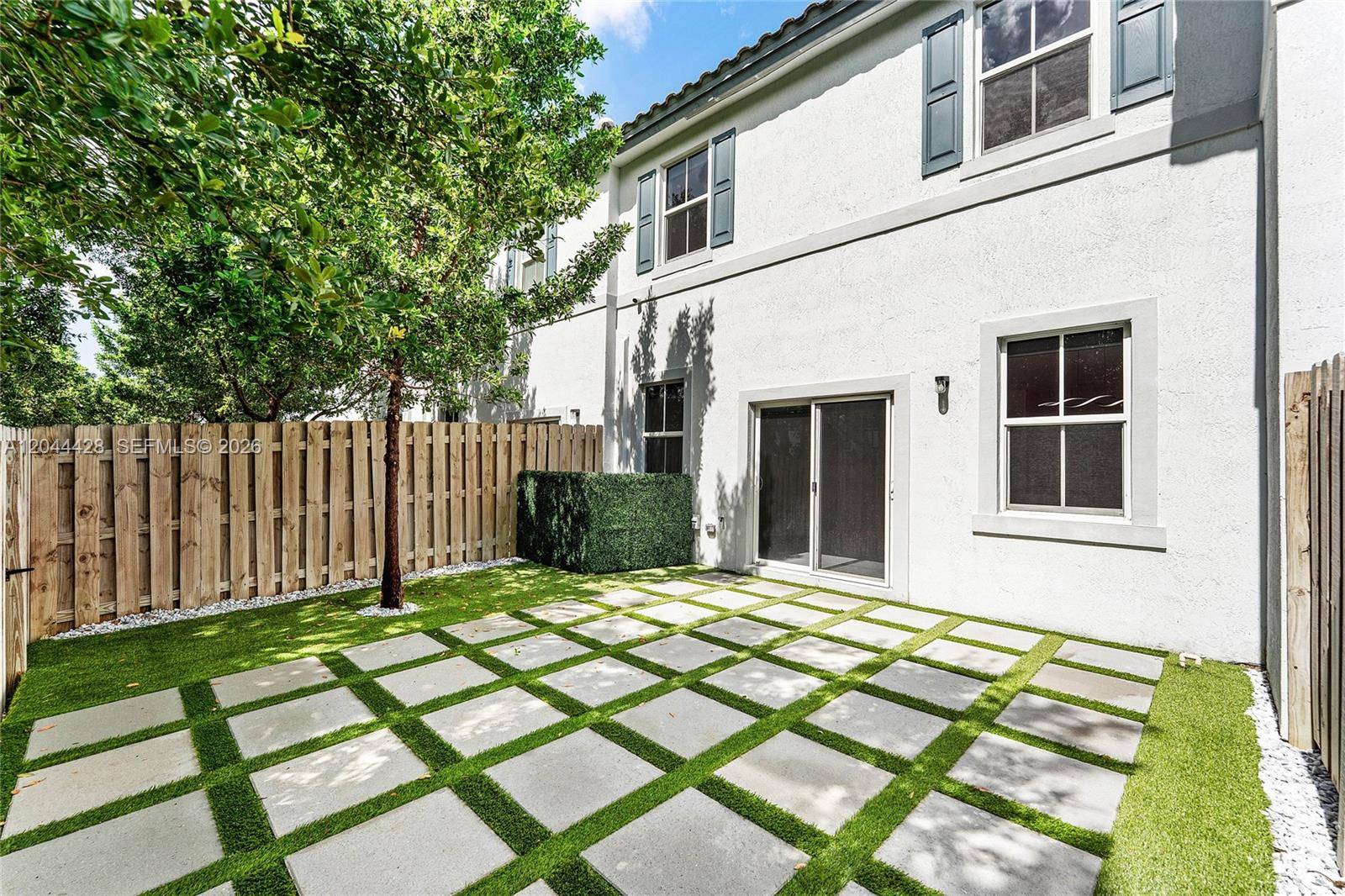 4669 NW 118th AveCoral Springs - picture