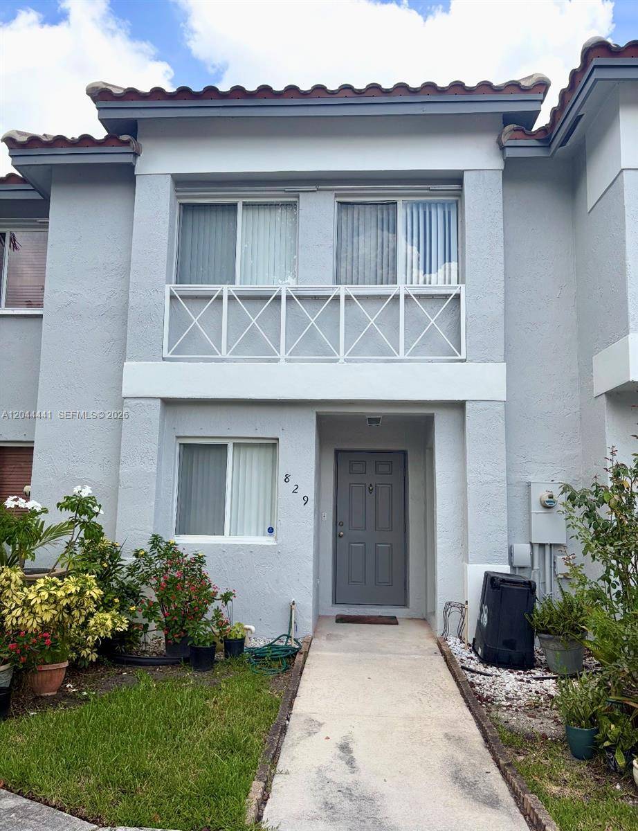 829 NW 208th WayPembroke Pines - picture