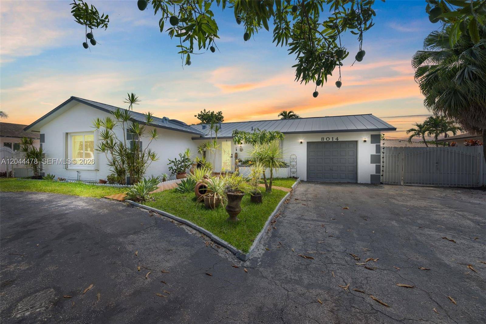 8014 SW 133rd CtMiami - picture