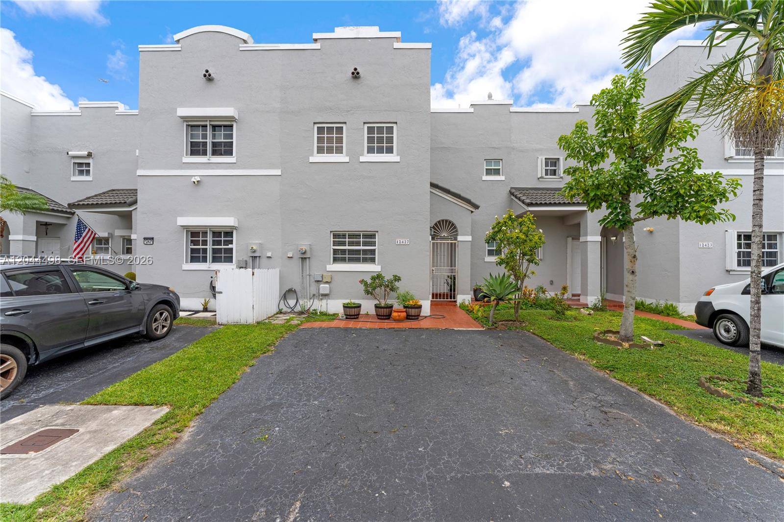 12427 NW 7th LnMiami - picture