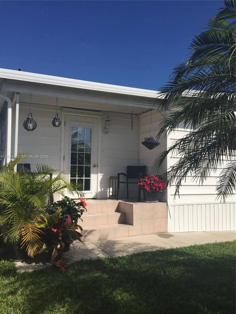 5125 SW 26th CtHollywood - DALE VILLAGE INC MOBILE H condo unit . - picture