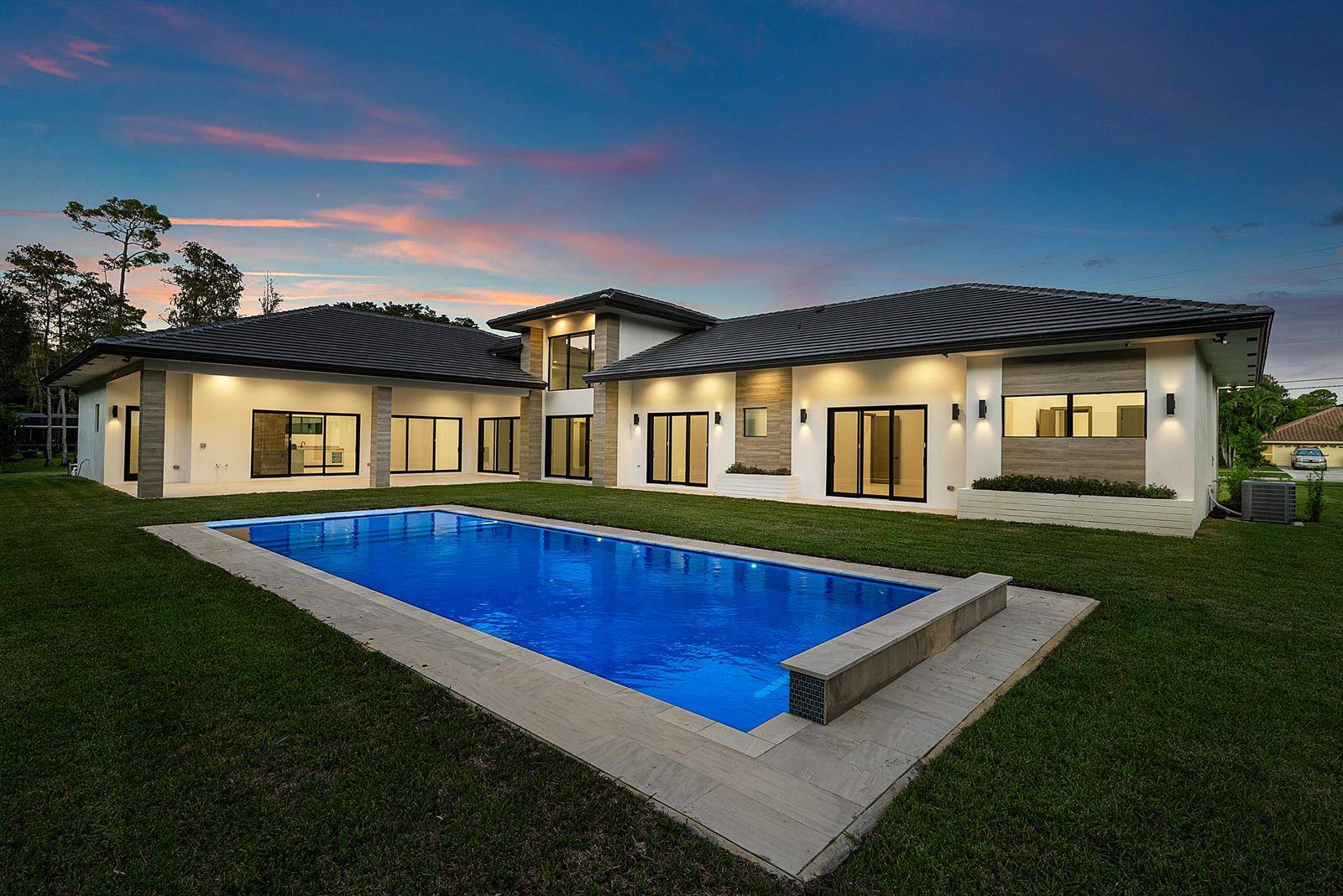 14817 PaddockWellington - picture