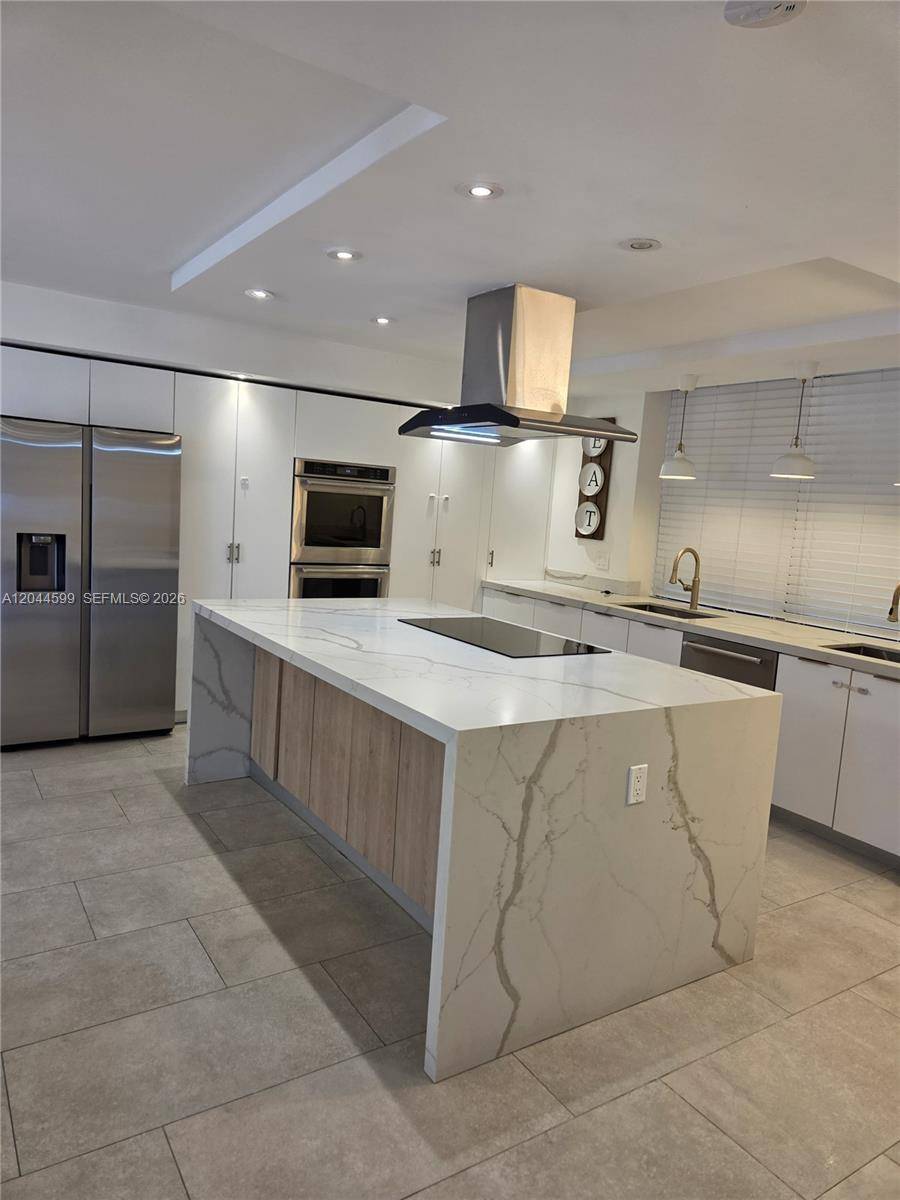 20401 NE 30th AveAventura - Apartments-Annual,Condo condo unit 112-8 - picture