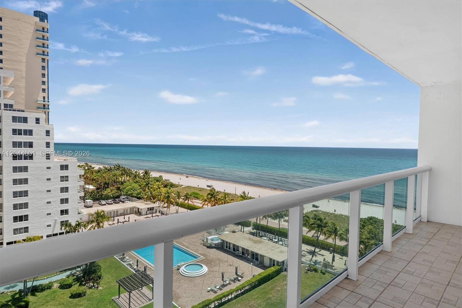 5001 Collins AveMiami Beach - THE CARRIAGE CLUB SOUTH C,CARRIAGE CLUB CONDOM condo unit 9H - picture