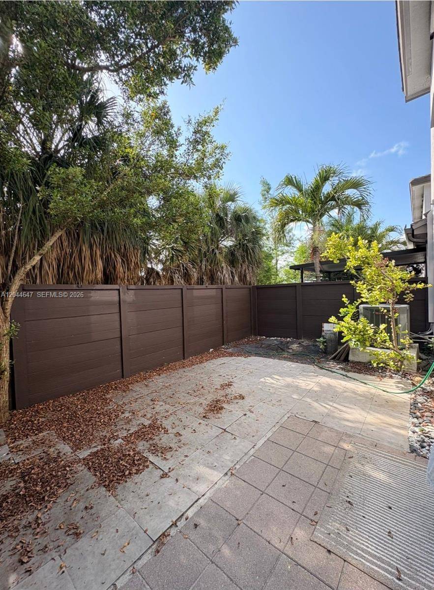 15668 NW 91st CtMiami Lakes - picture