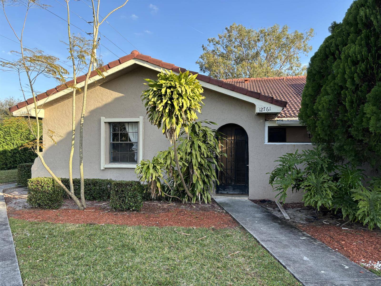 12761 WesthamptonWellington - picture