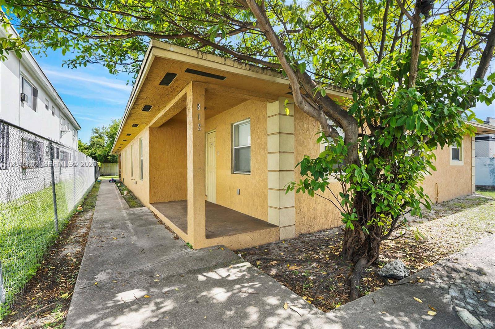 812 NW 70th StMiami - picture