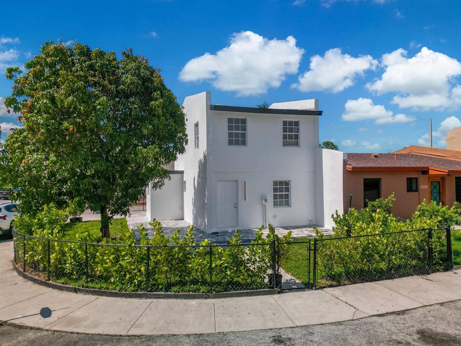 4527 NW 191stMiami Gardens - picture