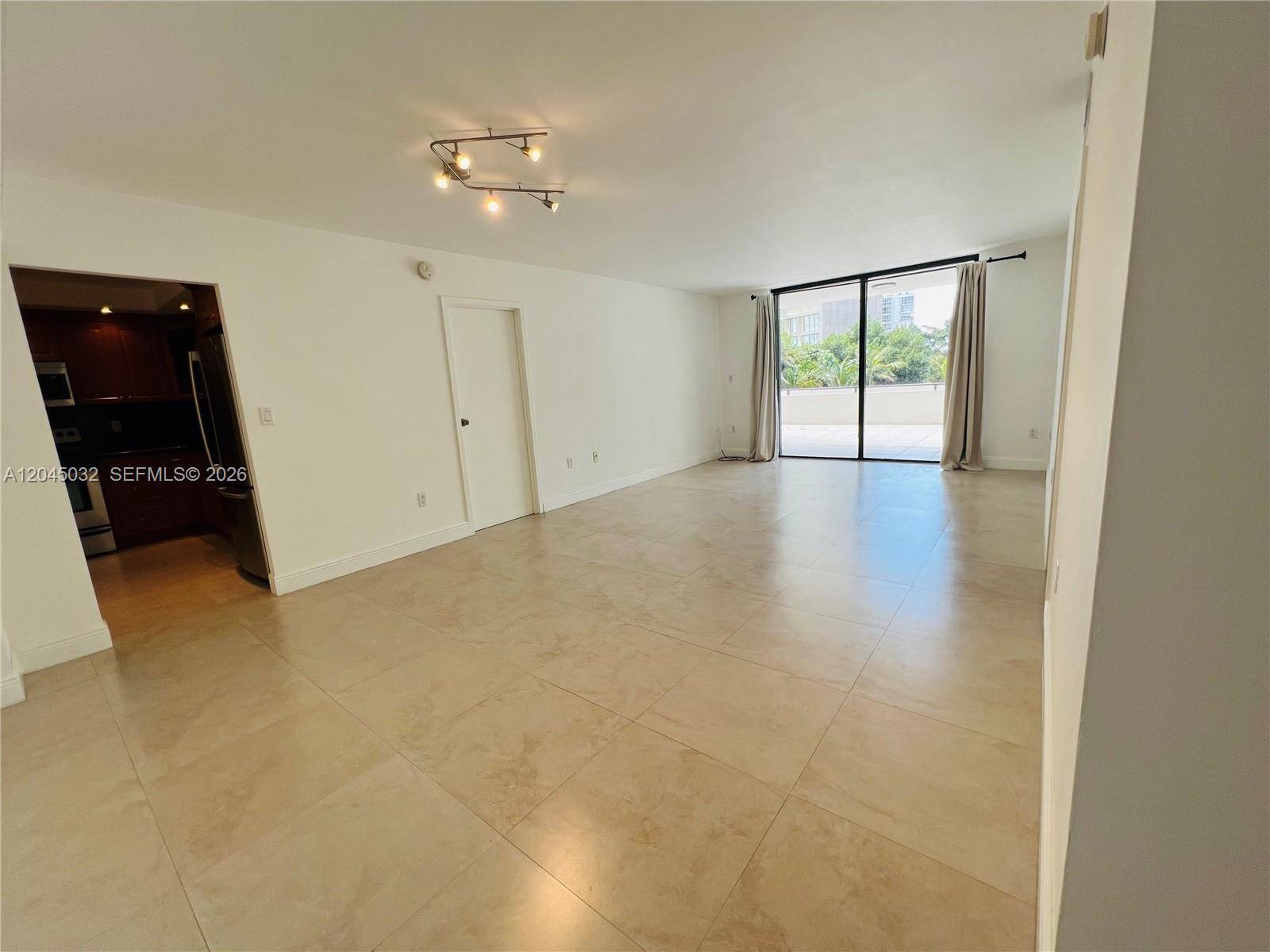 2333 Brickell AveMiami - Condo/Co-Op/Annual,Condo condo unit 210 - picture