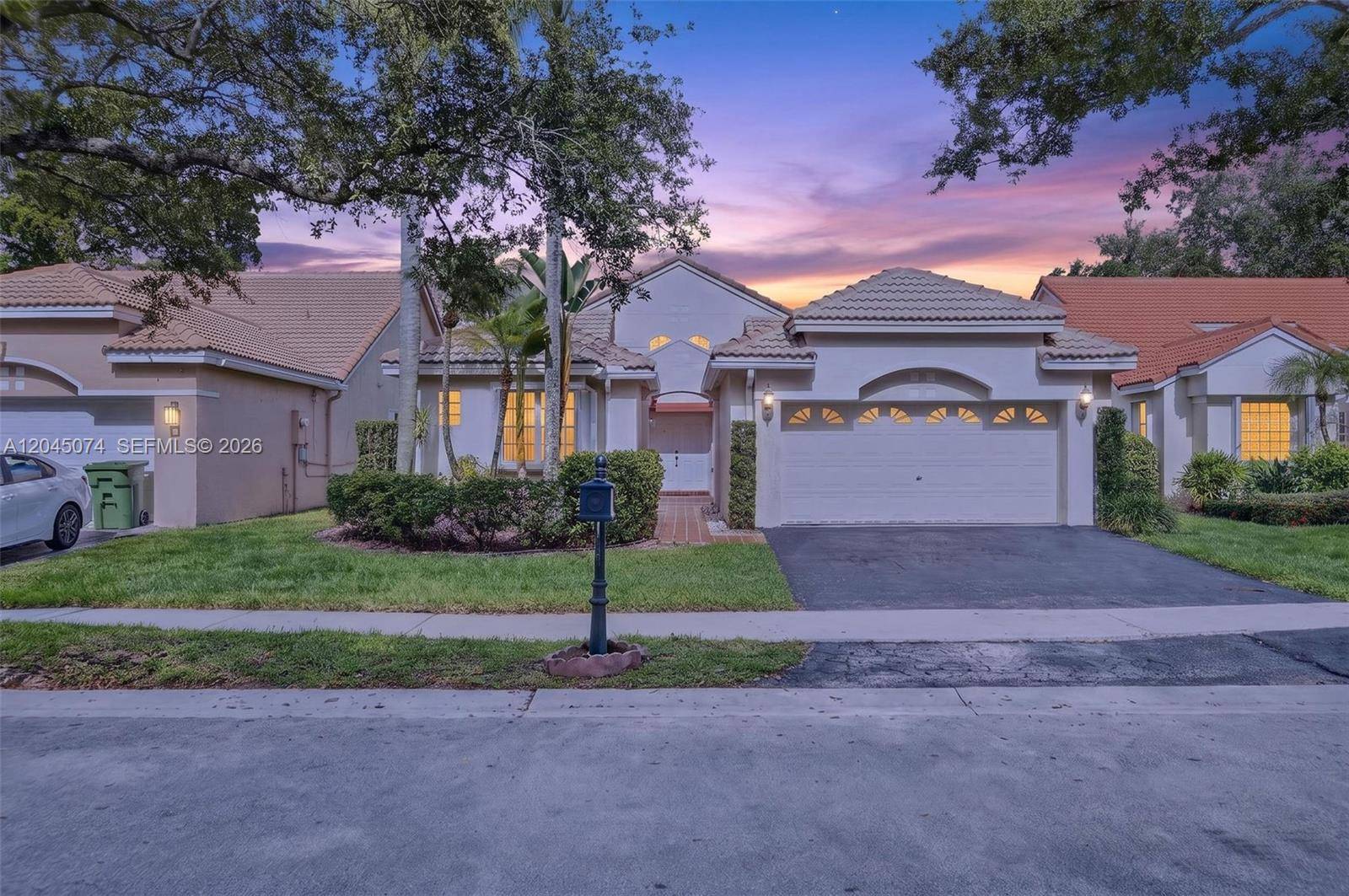 1520 Seabay RdWeston - picture