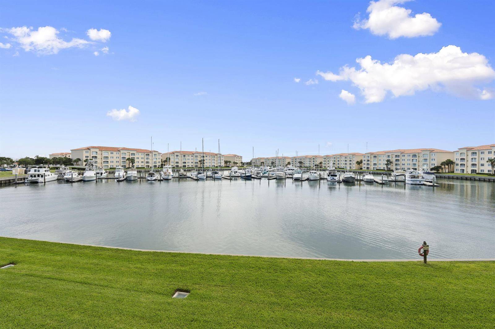 11 Harbour IsleFort Pierce - HARBOUR ISLE AT HUTCHINSON,Harbour Isle condo unit 206 - picture