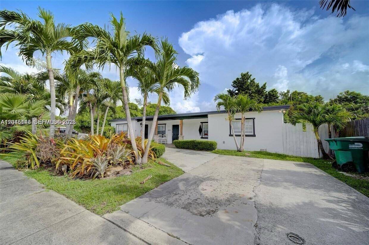 10215 SW 171st StMiami - picture