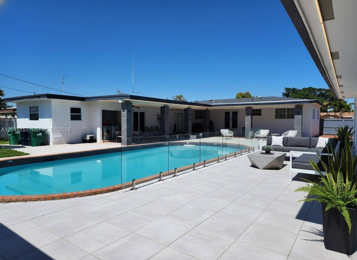 8240 SW 38th StMiami - picture