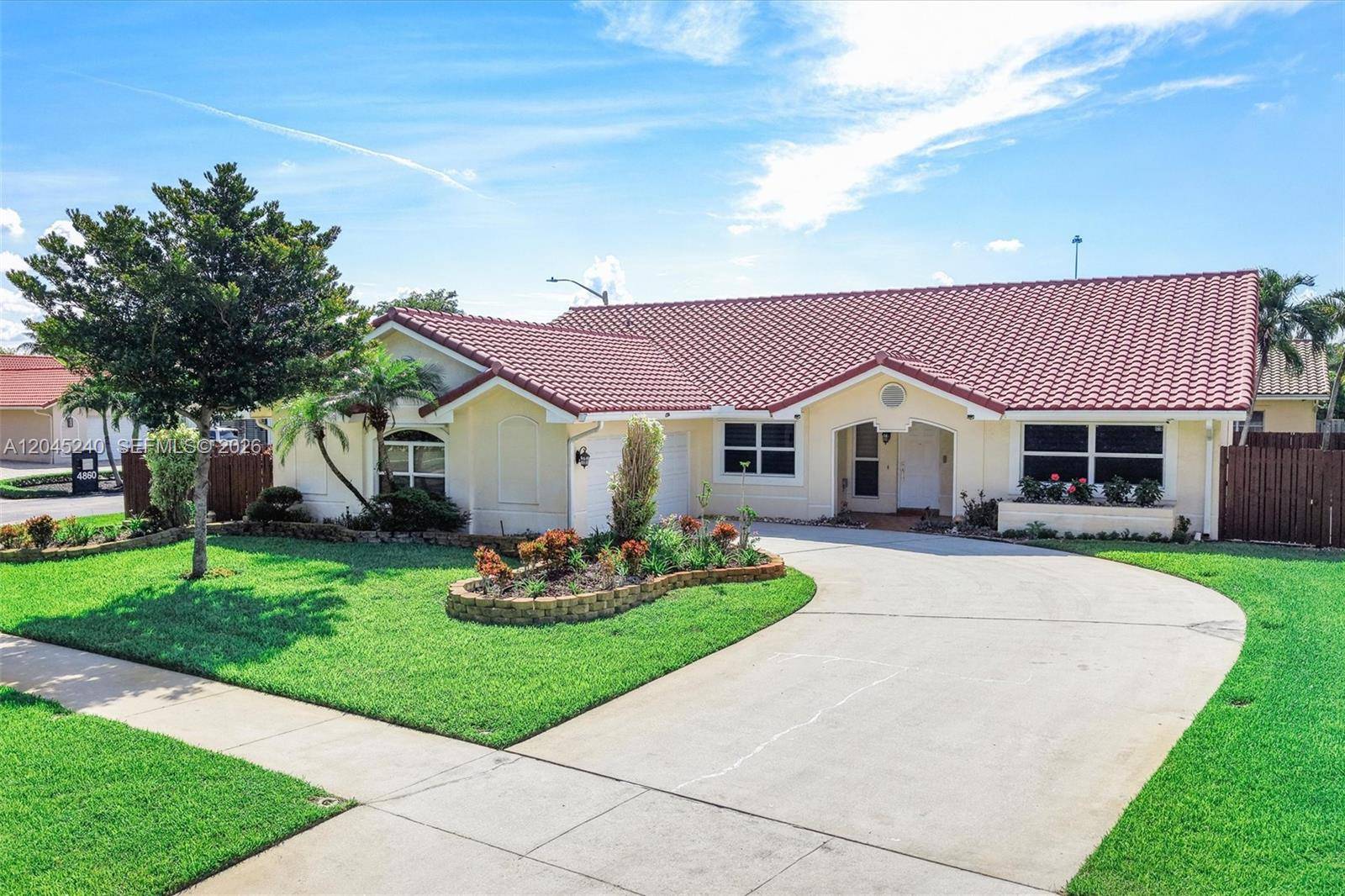 4870 Hawkes Bluff AveDavie - picture