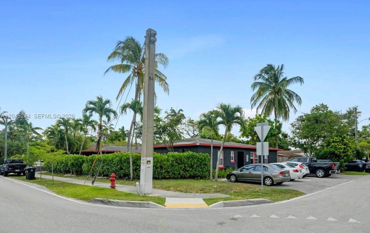 620 sw 7th St unit 1-6Fort Lauderdale - picture