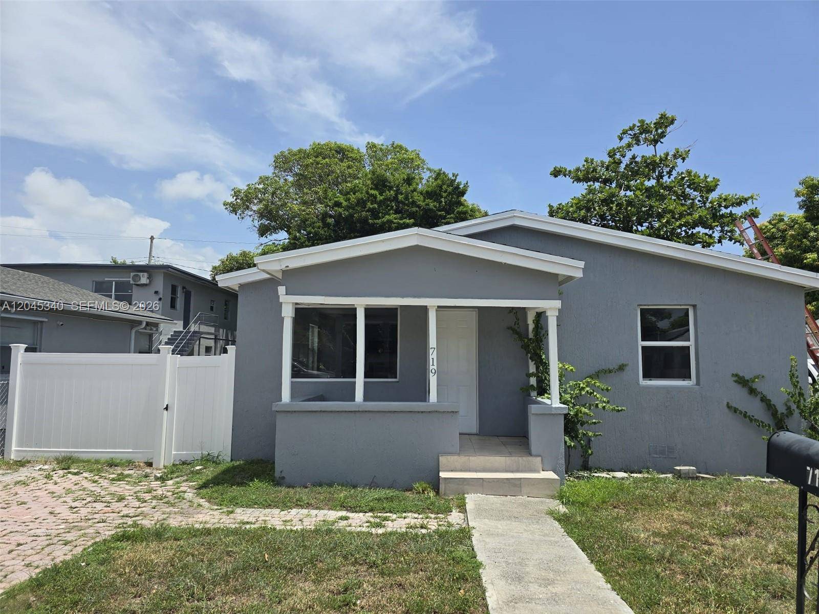 719 21st StWest Palm Beach - picture