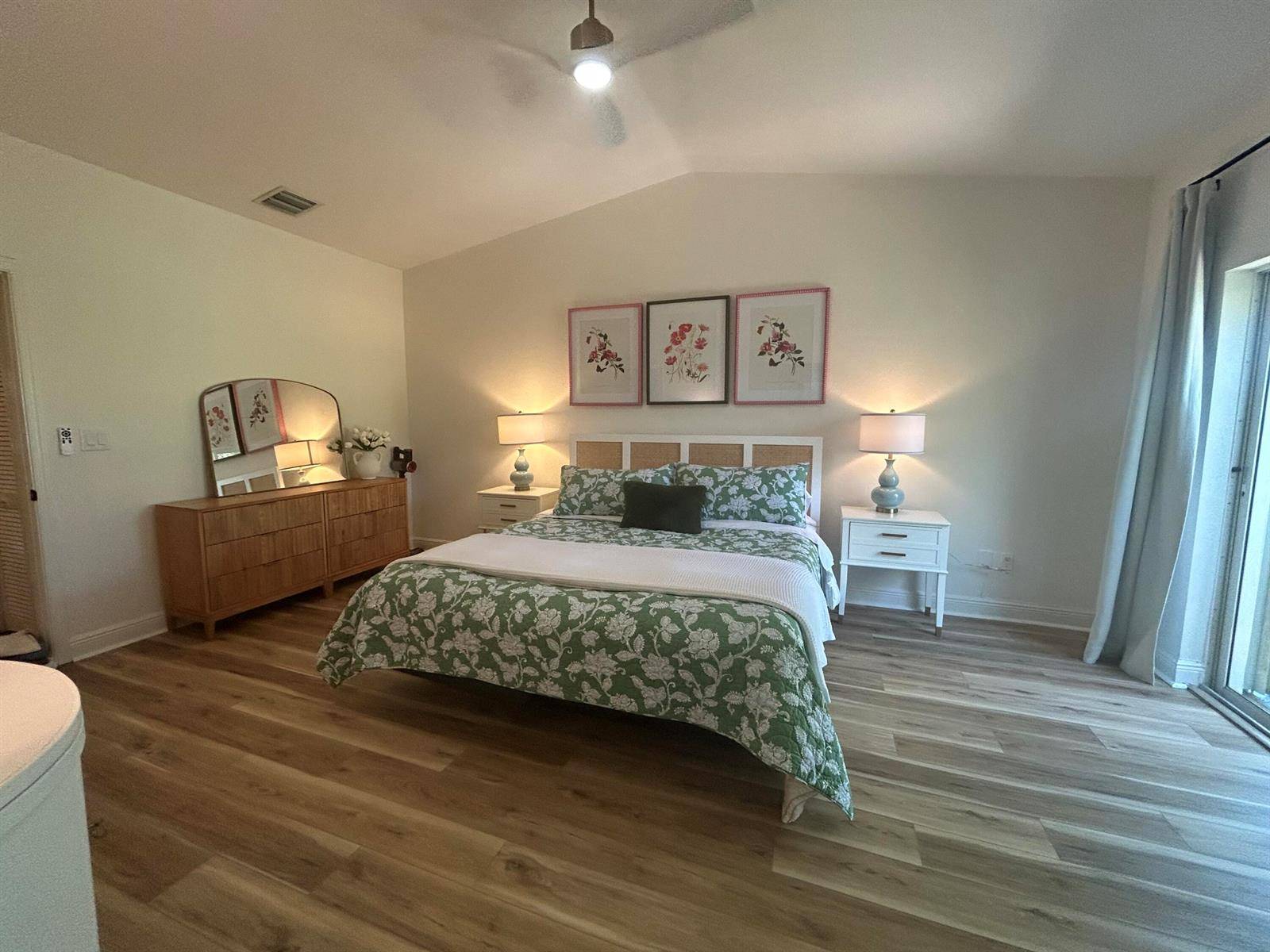 12768 WesthamptonWellington - picture