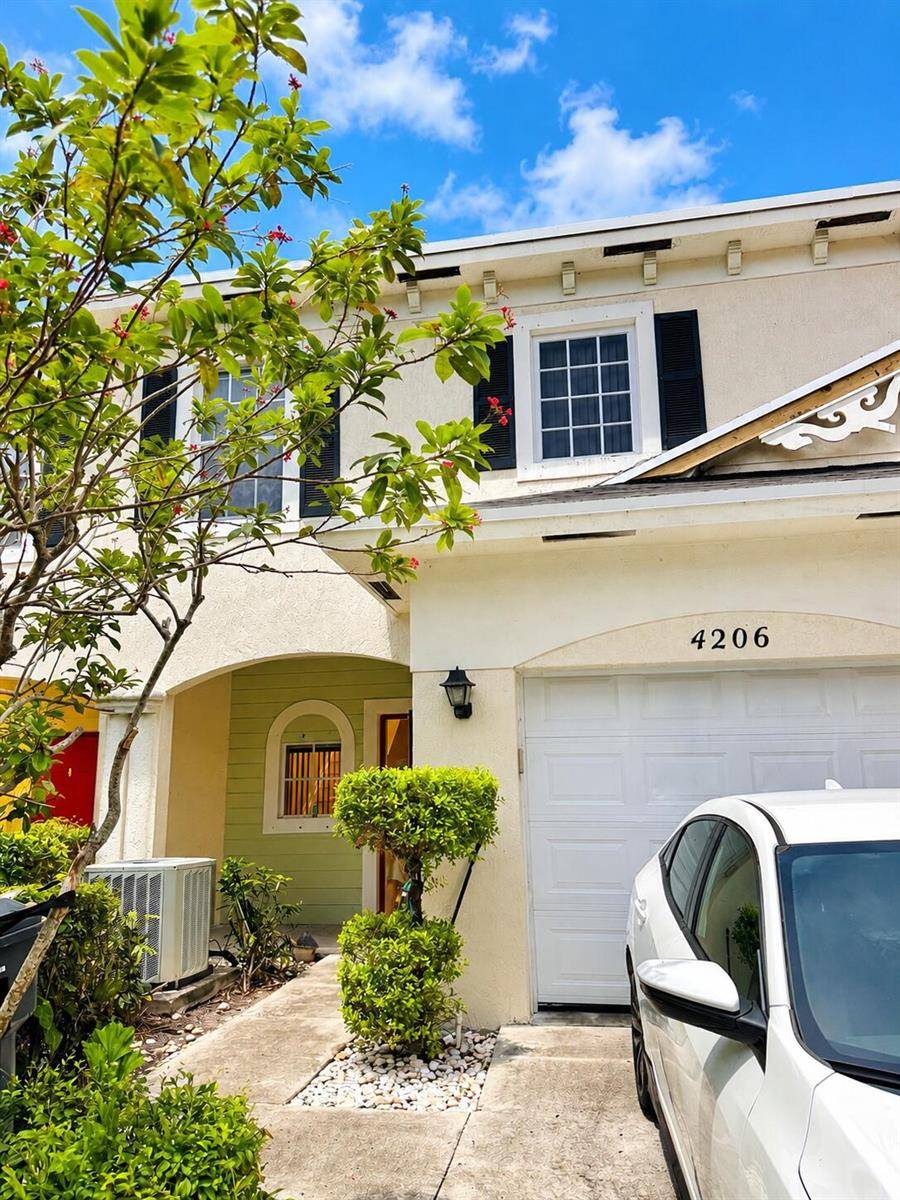 4206 EmeraldLake Worth - picture