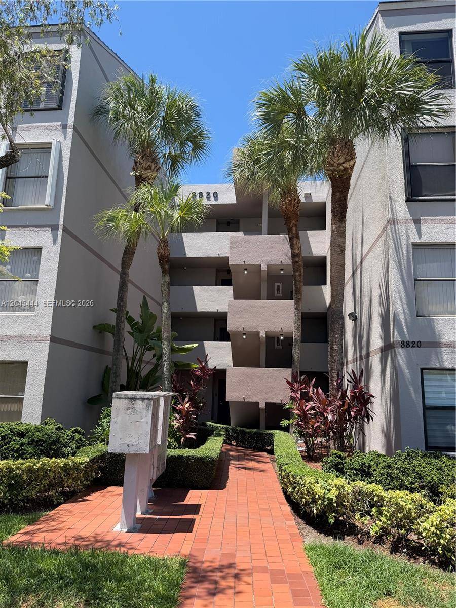 8820 SW 132nd PlMiami - CALUSA CLUB VILG BLDG D S condo unit 405D-S - picture