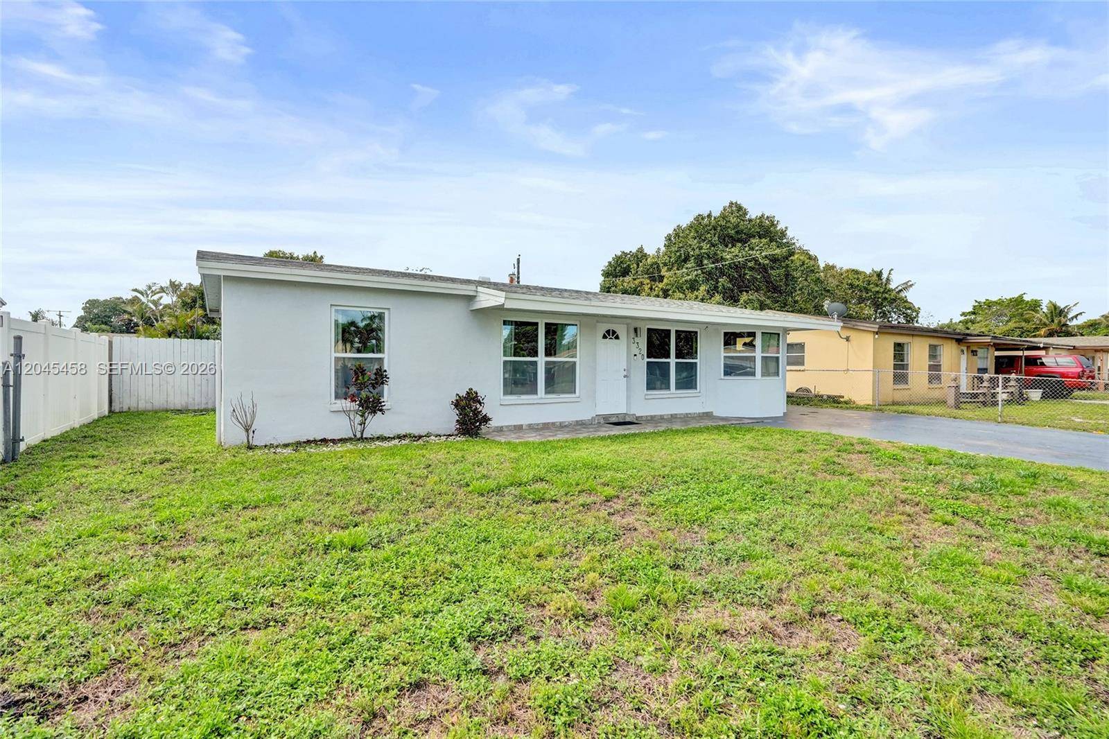 3320 NW 18th StLauderhill - picture