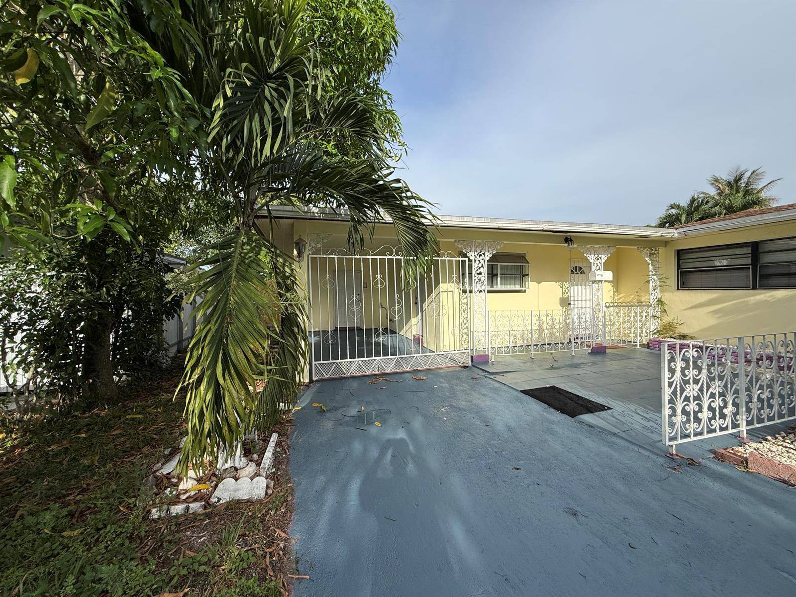 124 NW 45thPlantation - picture