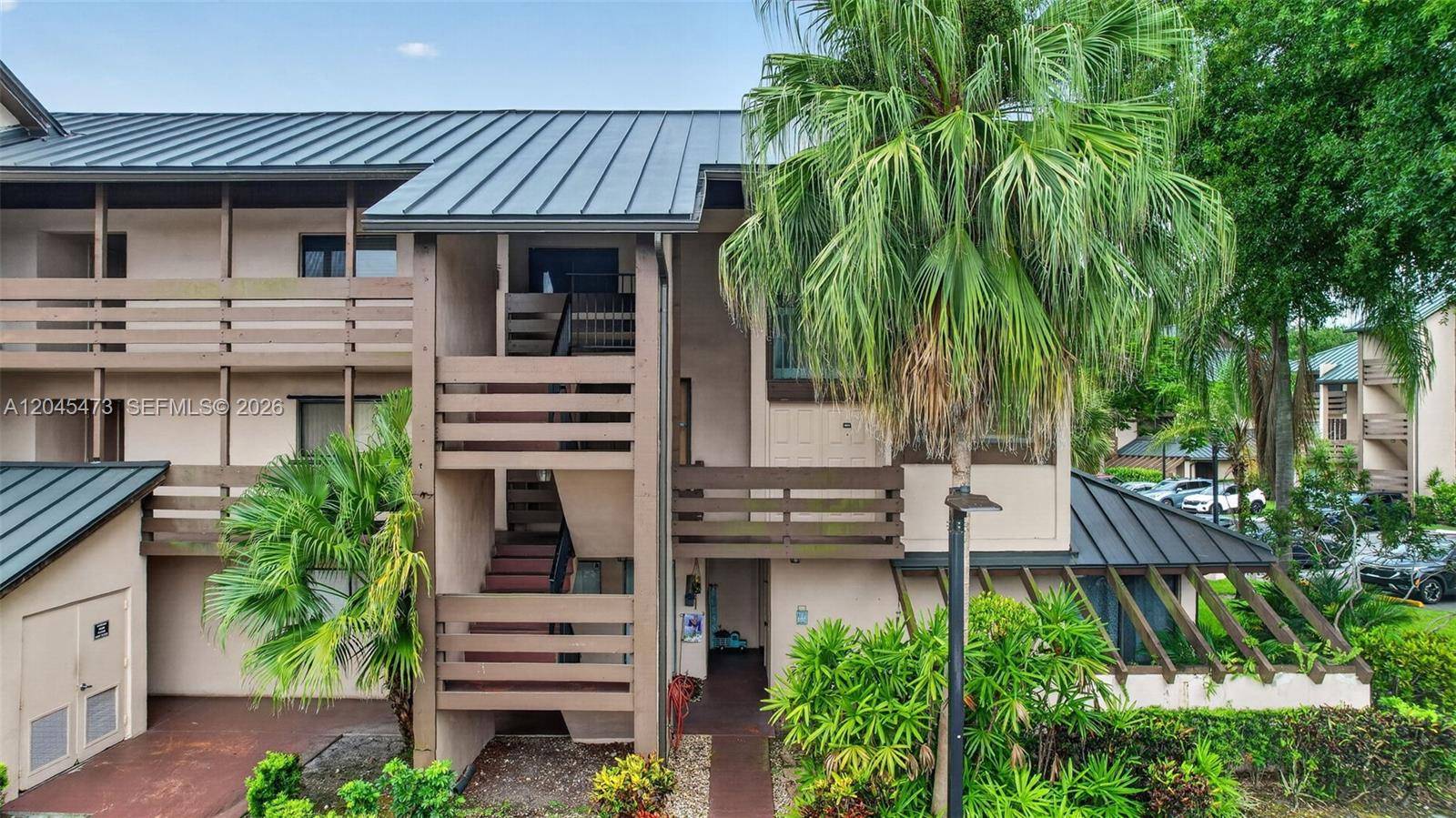 120 SW 96th TerPlantation - FOUNTAINS OF JACARANDA CO condo unit 204 - picture