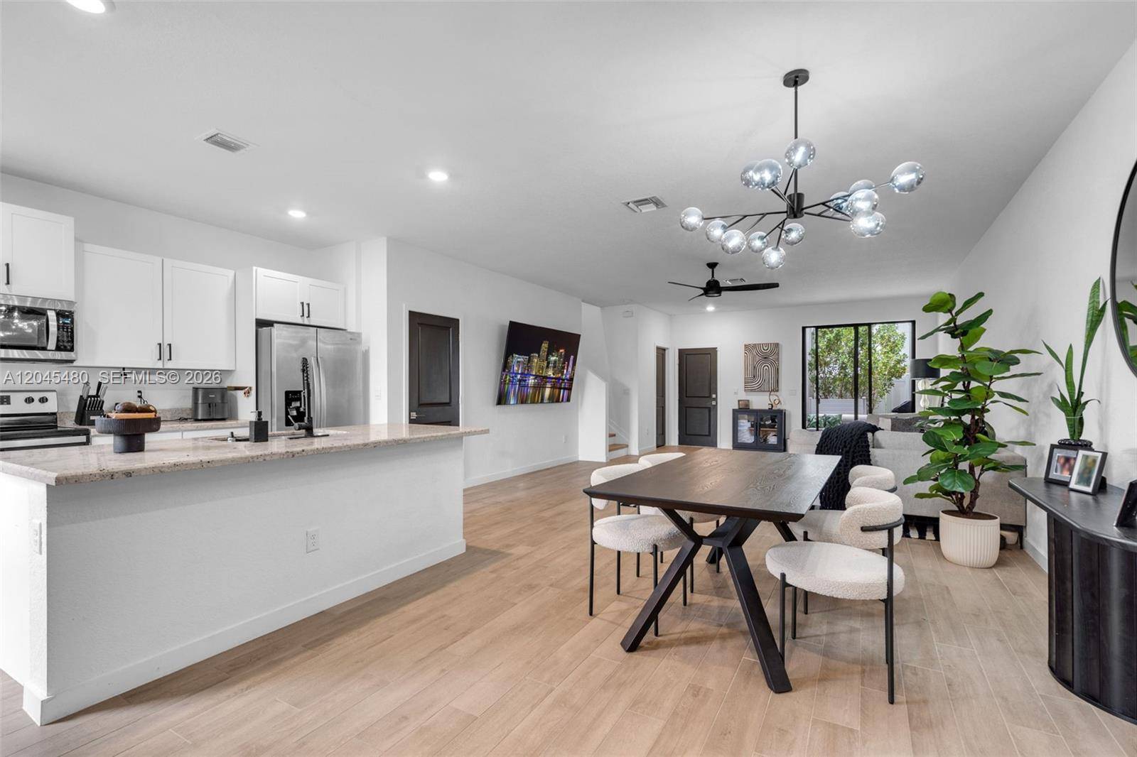 387 NW 17th StFort Lauderdale - picture