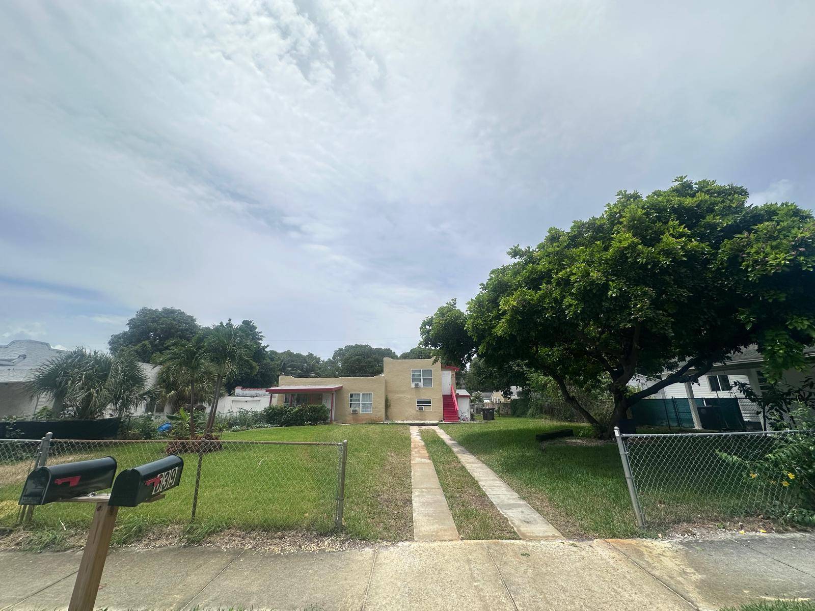 637 46thWest Palm Beach - picture